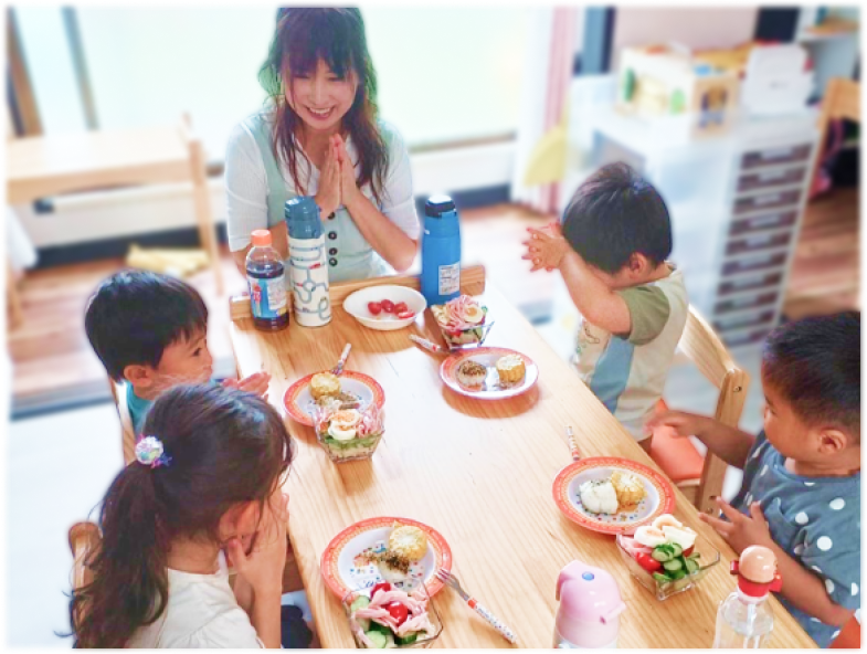 昼食の様子