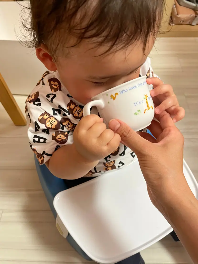 コップ飲み練習｜3分手順・OK/NG声かけ・失敗リカバリ（モンテッソーリ流）