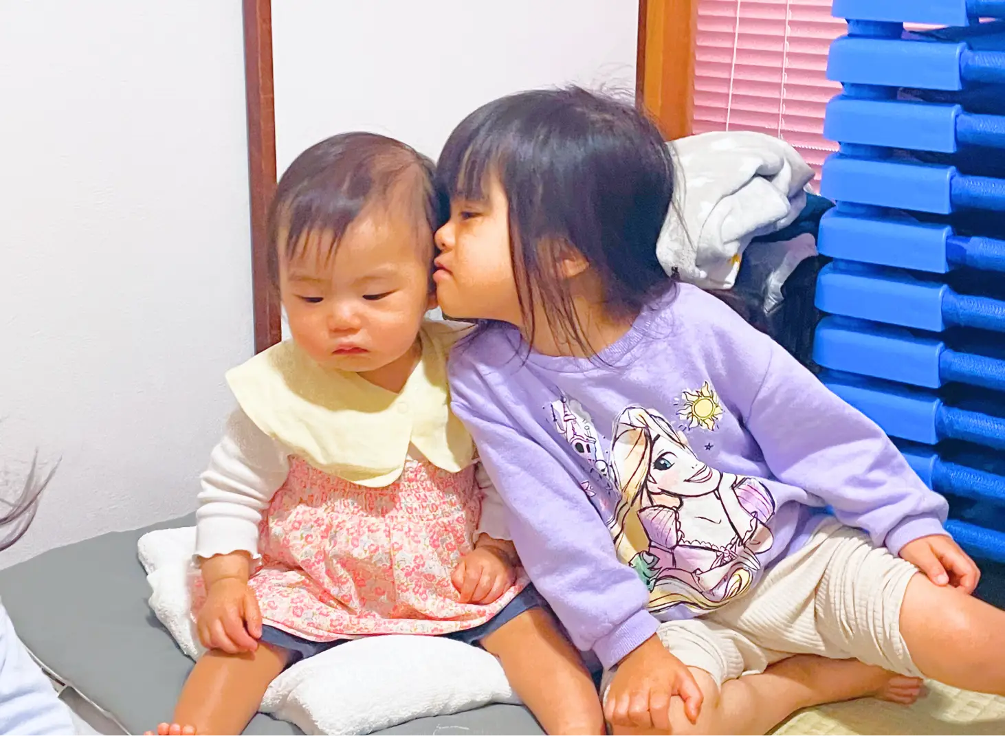 子ども同士が協力し合っている様子